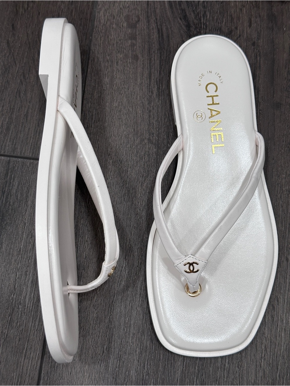 2026 CHANEL IVORY MILKY WHITE leather GOLD CC Logo FLIP FLOP Slides Sandals 36.5 - Picture 7 of 16